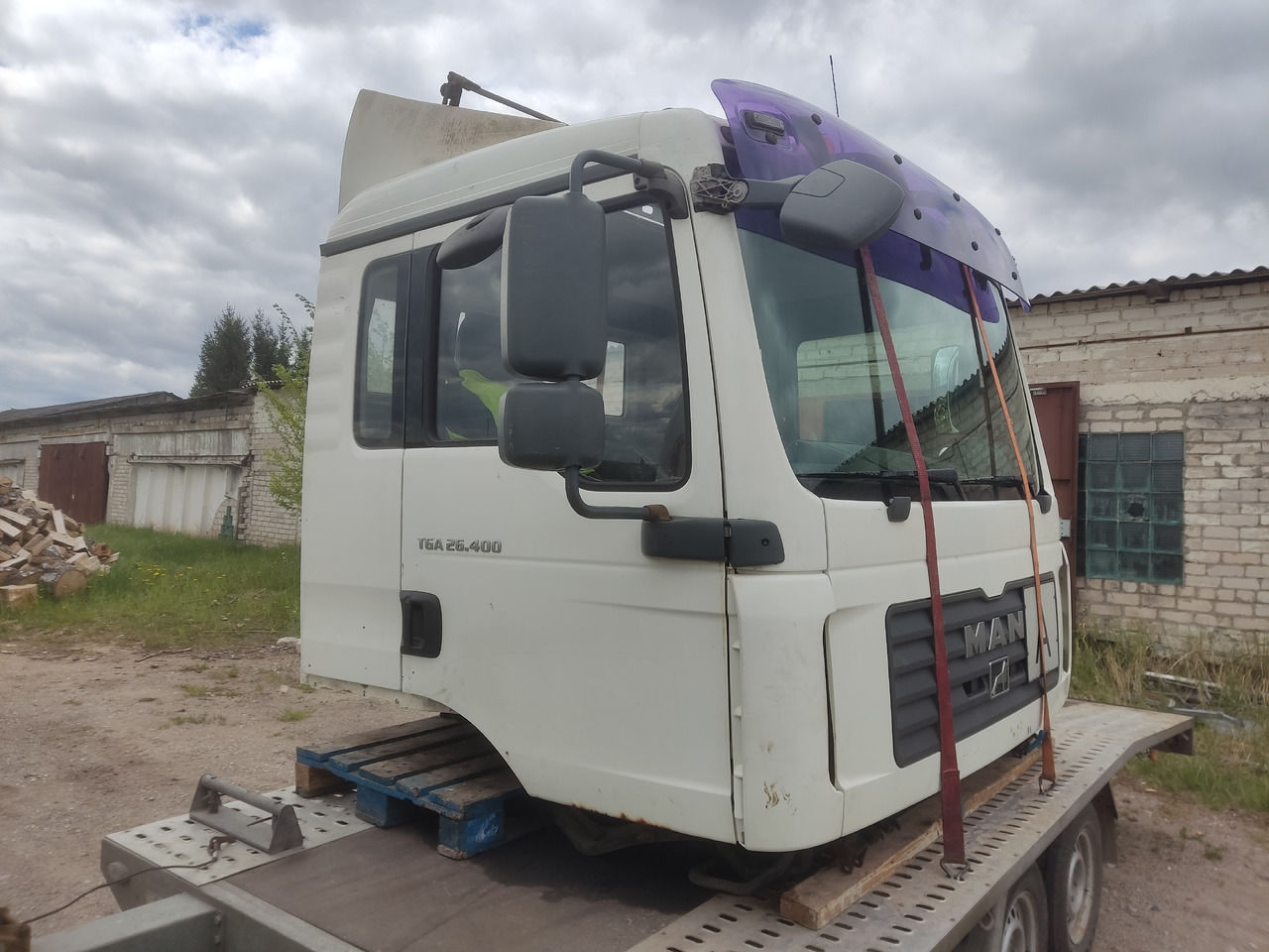 MAN cab F99/L17 - Cabine: photos 1 MAN cab F99/L17 - Cabine: photos 1