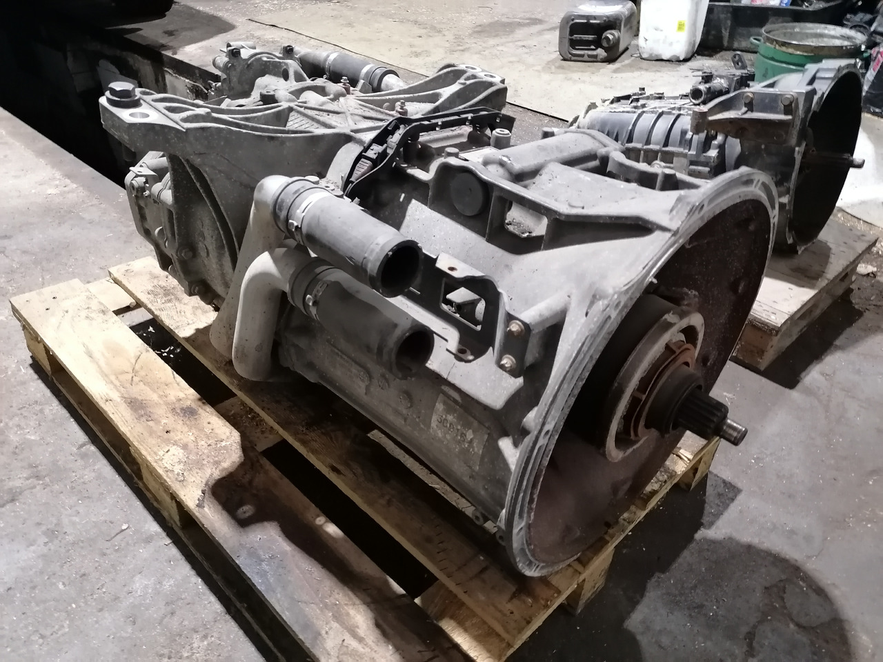 Mercedes-Benz Actros MP-4 gearbox G211-12+Retarder REPAIRED - Boîte de vitesse: photos 1 Mercedes-Benz Actros MP-4 gearbox G211-12+Retarder REPAIRED - Boîte de vitesse: photos 1