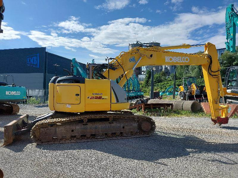 New Holland E235B SRNLC + GPS Steuerung - Pelle sur chenille: photos 3 New Holland E235B SRNLC + GPS Steuerung - Pelle sur chenille: photos 3