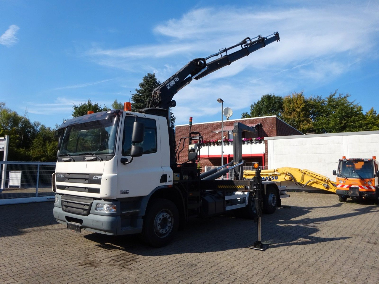 DAF 28-250 CF Abroller + HIA B195-3 Kran - Camion ampliroll, Camion grue: photos 3 DAF 28-250 CF Abroller + HIA B195-3 Kran - Camion ampliroll, Camion grue: photos 3