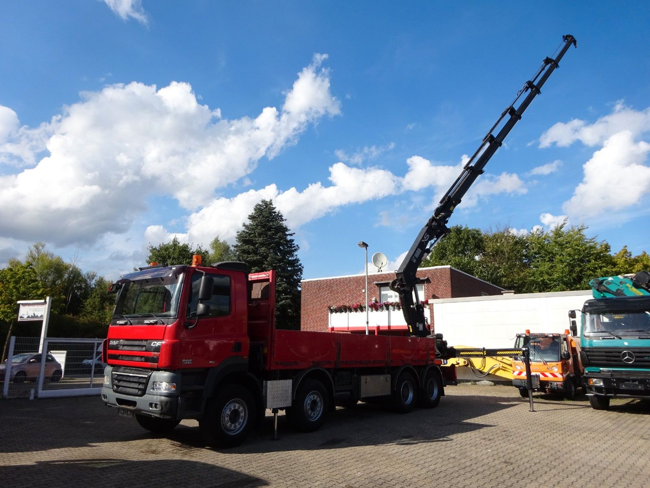 DAF 85.410 Pritsche + HIAB 322E6 Kran 8x4 - Camion grue: photos 3 DAF 85.410 Pritsche + HIAB 322E6 Kran 8x4 - Camion grue: photos 3