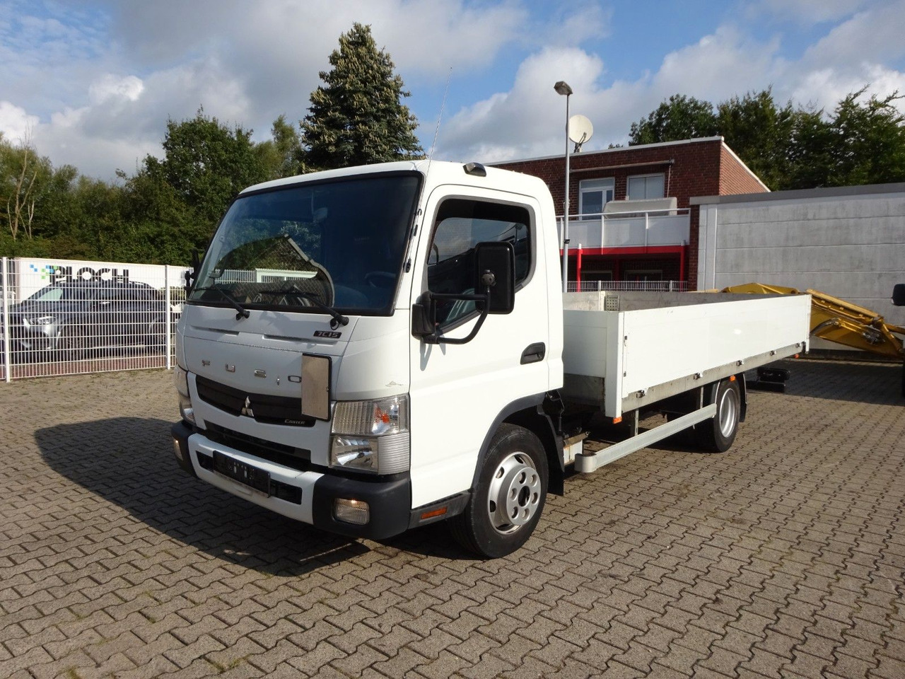 FUSO CANTER 7C15 Pritsche 4x2 - Fourgon plateau: photos 2 FUSO CANTER 7C15 Pritsche 4x2 - Fourgon plateau: photos 2