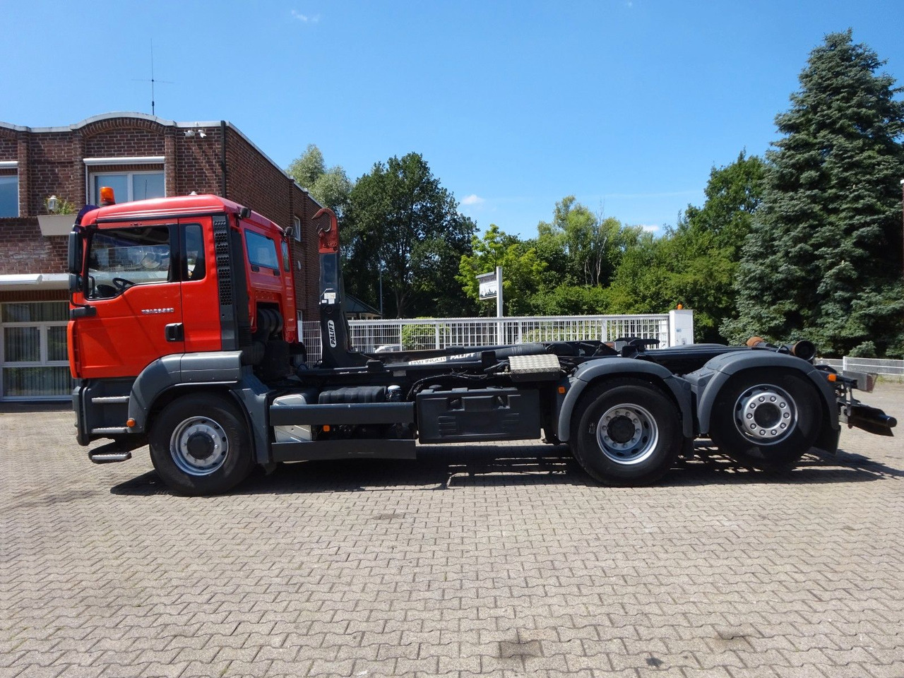 MAN 26.360 TGA PALFINGER Abroller 6x2-4 Hydrodrive - Camion ampliroll: photos 1 MAN 26.360 TGA PALFINGER Abroller 6x2-4 Hydrodrive - Camion ampliroll: photos 1