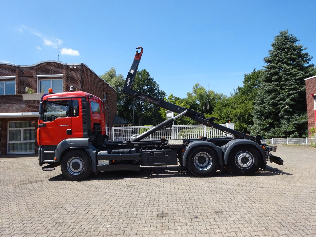 MAN 26.360 TGA PALFINGER Abroller 6x2-4 Hydrodrive - Camion ampliroll: photos 2 MAN 26.360 TGA PALFINGER Abroller 6x2-4 Hydrodrive - Camion ampliroll: photos 2