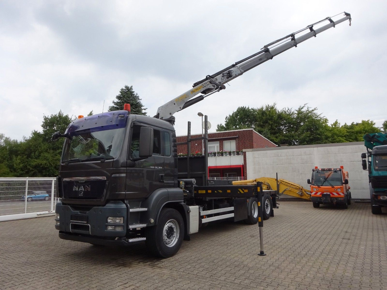 MAN 26.360 TGS Pritsche + PK 16502 Kran 6x2 - Camion grue: photos 4 MAN 26.360 TGS Pritsche + PK 16502 Kran 6x2 - Camion grue: photos 4