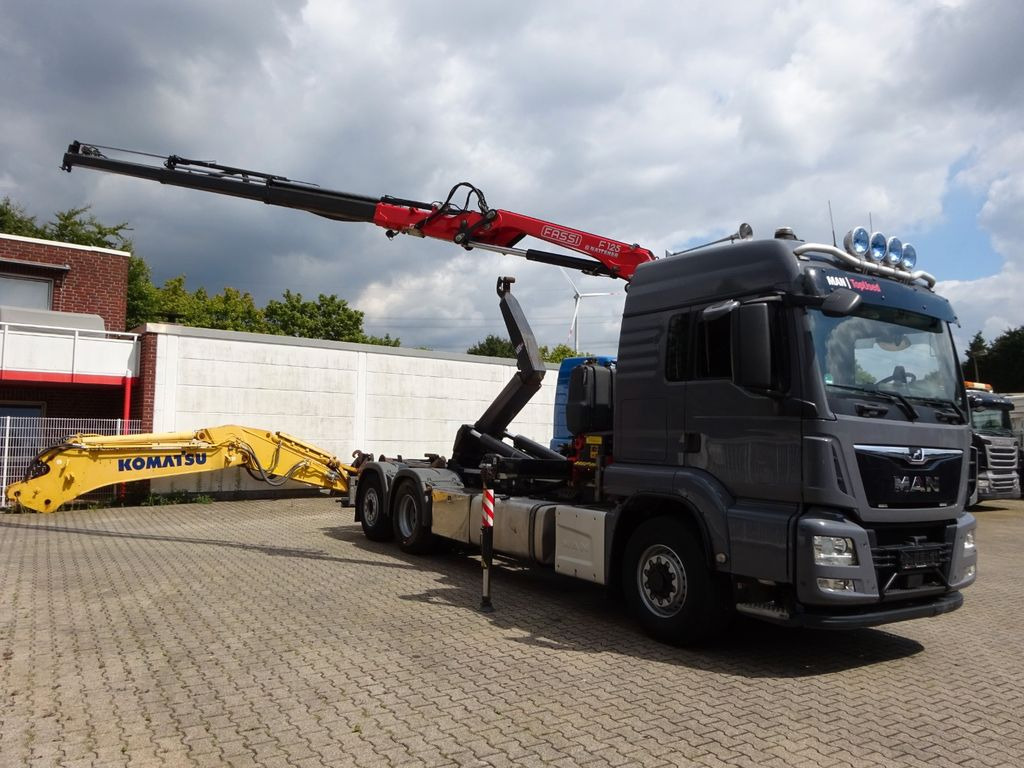 MAN 26.500 Abroller + Fassi F125A Kran 6x2-4 Allrad - Camion ampliroll, Camion grue: photos 3 MAN 26.500 Abroller + Fassi F125A Kran 6x2-4 Allrad - Camion ampliroll, Camion grue: photos 3