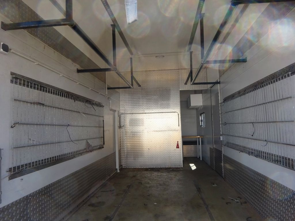 Camion fourgon MAN 8.220 Koffer mit LBW als Wohnmobil ausgebaut 4x2 MAN 8.220 Koffer mit LBW als Wohnmobil ausgebaut 4x2: photos 15 Camion fourgon MAN 8.220 Koffer mit LBW als Wohnmobil ausgebaut 4x2 MAN 8.220 Koffer mit LBW als Wohnmobil ausgebaut 4x2: photos 15