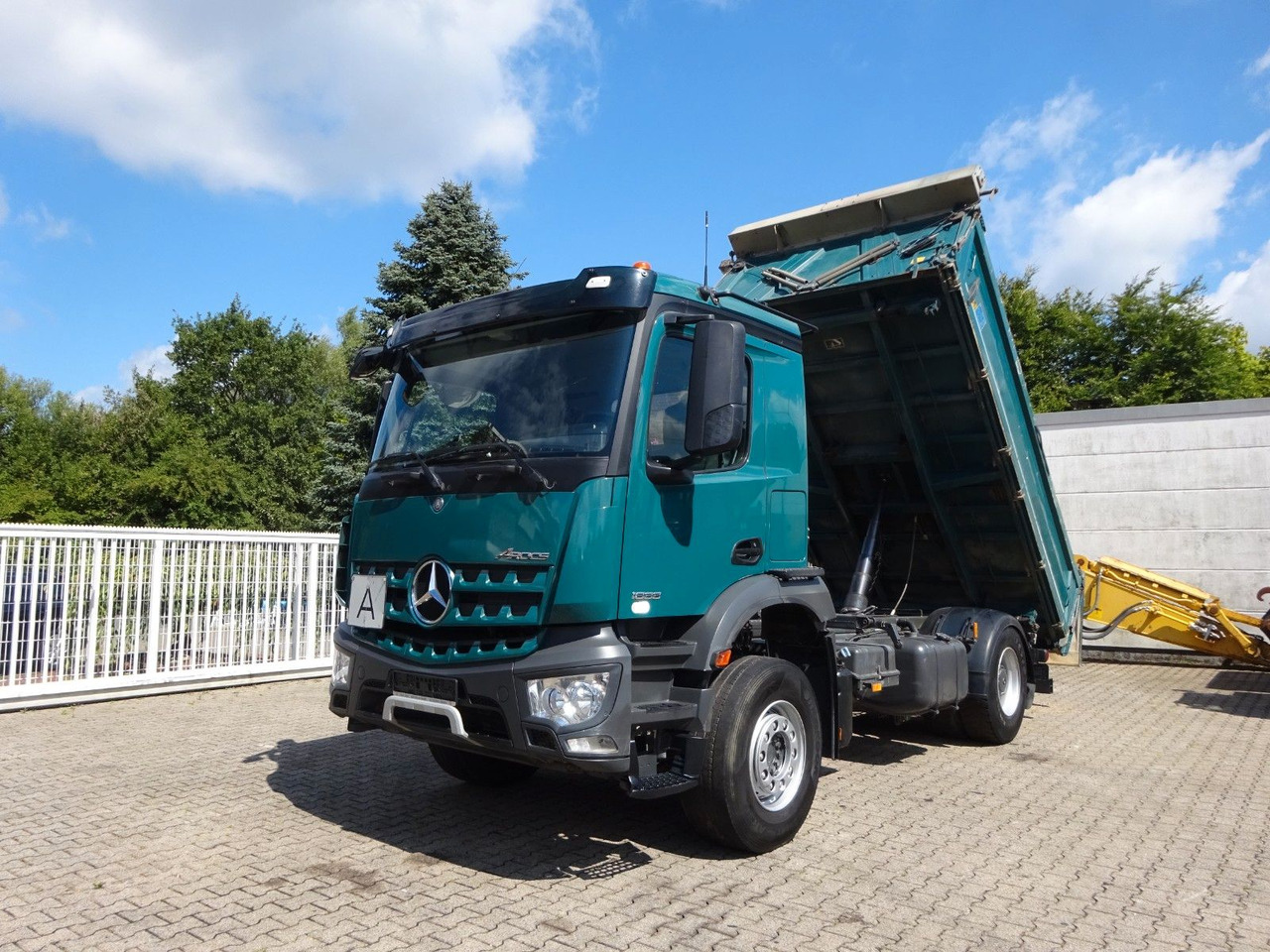 Mercedes-Benz 1833 Actros MEILLER 3Skipper 4x2 - Camion benne: photos 1 Mercedes-Benz 1833 Actros MEILLER 3Skipper 4x2 - Camion benne: photos 1