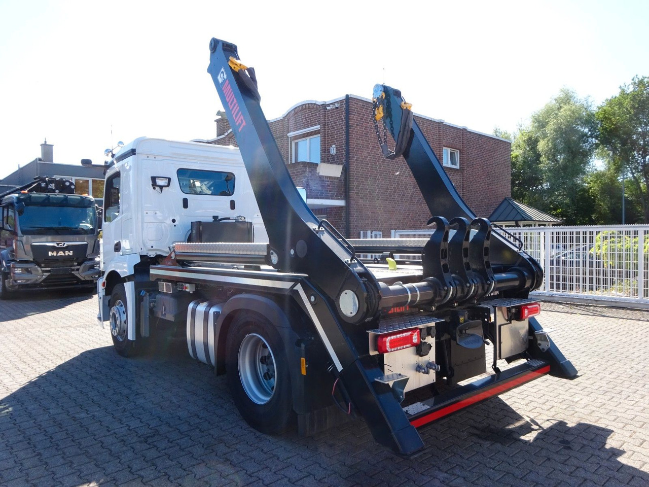 Mercedes-Benz 1840 Actros Absetzkipper NEUFAHRZEUG mit 1645 km - Camion benne: photos 3 Mercedes-Benz 1840 Actros Absetzkipper NEUFAHRZEUG mit 1645 km - Camion benne: photos 3