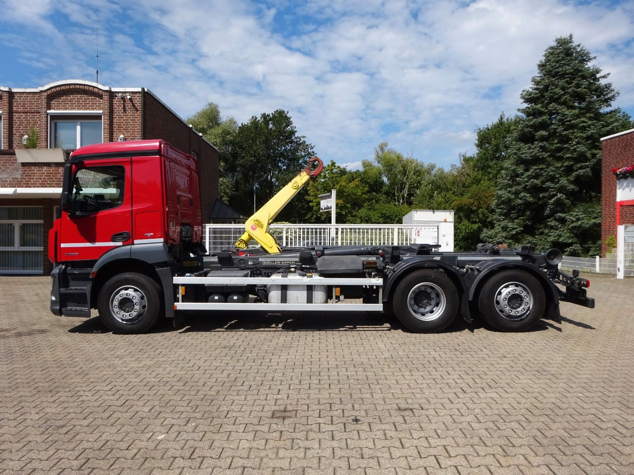 Mercedes-Benz 2532 ANTOS MEILLER Abroller Lift+Lenkachse 6x2 - Camion ampliroll: photos 5 Mercedes-Benz 2532 ANTOS MEILLER Abroller Lift+Lenkachse 6x2 - Camion ampliroll: photos 5