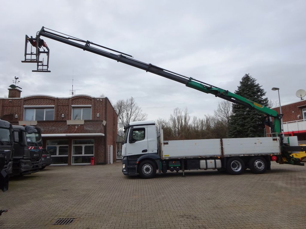 Mercedes-Benz 2543 Antos Baustoff +PK 26001 bis 20 m Auslage - Camion plateau: photos 1 Mercedes-Benz 2543 Antos Baustoff +PK 26001 bis 20 m Auslage - Camion plateau: photos 1