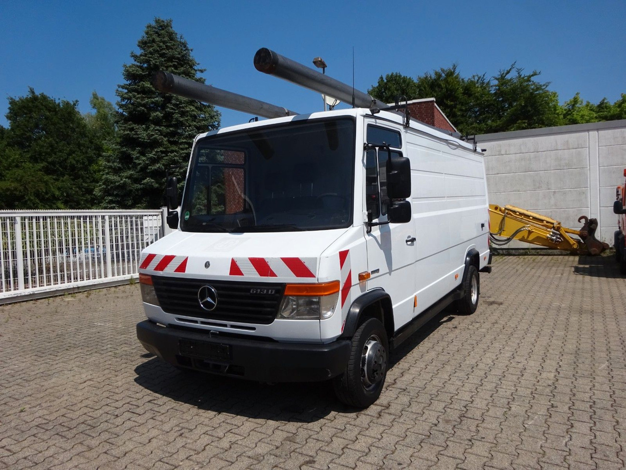 Mercedes-Benz 613D Vario Kasten 4x2 - Fourgon utilitaire: photos 1 Mercedes-Benz 613D Vario Kasten 4x2 - Fourgon utilitaire: photos 1
