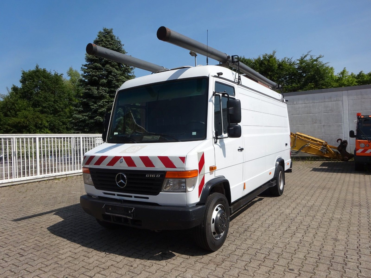 Mercedes-Benz 616D Vario Kastenwagen 4x2 - Fourgon utilitaire: photos 1 Mercedes-Benz 616D Vario Kastenwagen 4x2 - Fourgon utilitaire: photos 1