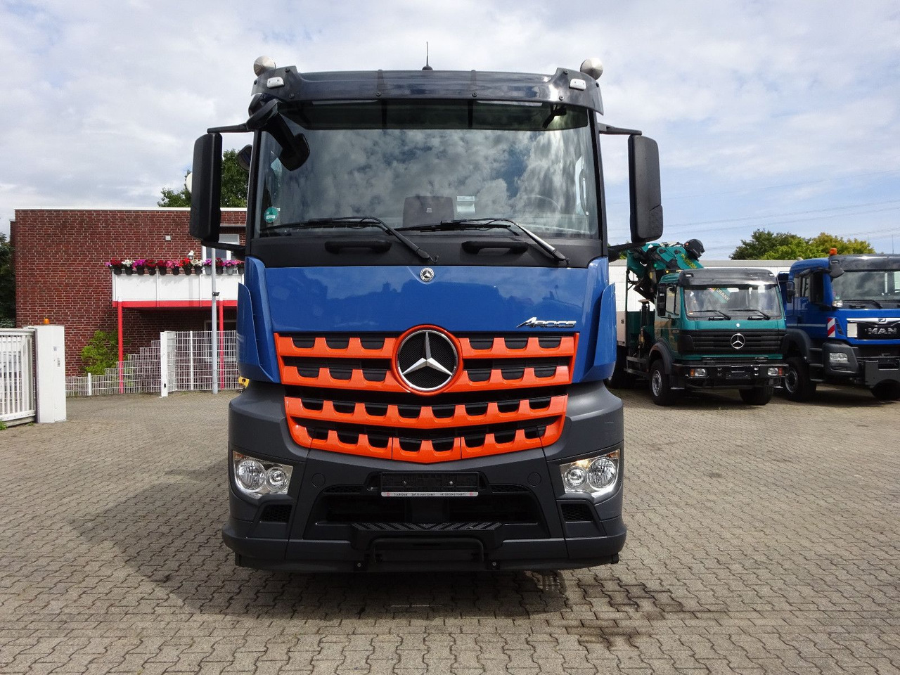 Camion benne Mercedes-Benz Arocs 3446 MEILER 3 Seitenkipper 8x2: photos 9