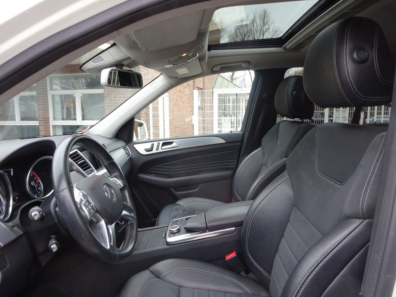 SUV Mercedes-Benz ML 350 CDI BlueTec Mercedes-Benz ML 350 CDI BlueTec.  AMG Paket: photos 8