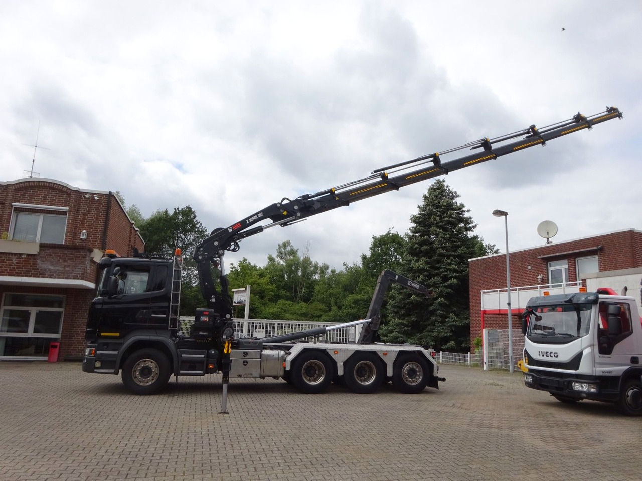 Scania R490 Abroller + HIAB 302E-6 Bj.2021 !Kran TRIDEM Scania R490 Abroller + HIAB 302E-6 Bj.2021 !Kran TRIDEM - Camion grue, Camion ampliroll: photos 3 Scania R490 Abroller + HIAB 302E-6 Bj.2021 !Kran TRIDEM Scania R490 Abroller + HIAB 302E-6 Bj.2021 !Kran TRIDEM - Camion grue, Camion ampliroll: photos 3