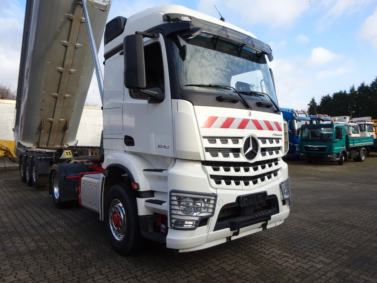 Mercedes-Benz 1840 Arocs HAD-4x4 Mercedes-Benz 1840 Arocs HAD-4x4 Allrad - Tracteur routier: photos 2 Mercedes-Benz 1840 Arocs HAD-4x4 Mercedes-Benz 1840 Arocs HAD-4x4 Allrad - Tracteur routier: photos 2