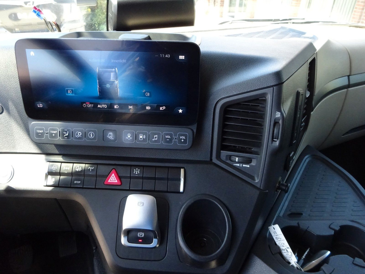 Tracteur routier Mercedes-Benz 1846 Actros SZM HAD ALLRAD: photos 15