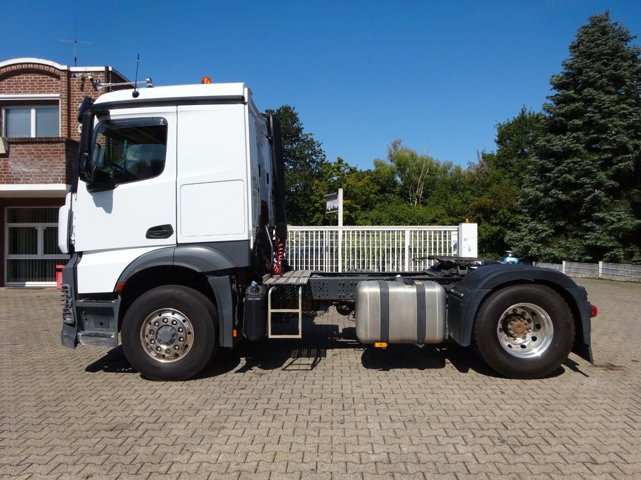 Mercedes-Benz 1846 Actros SZM HAD ALLRAD - Tracteur routier: photos 3 Mercedes-Benz 1846 Actros SZM HAD ALLRAD - Tracteur routier: photos 3