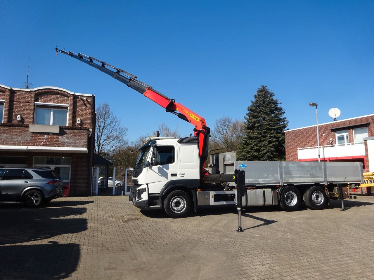 Volvo FMX 540 Pritsche + PK 33002 Kran 6x2 - Camion grue: photos 4 Volvo FMX 540 Pritsche + PK 33002 Kran 6x2 - Camion grue: photos 4