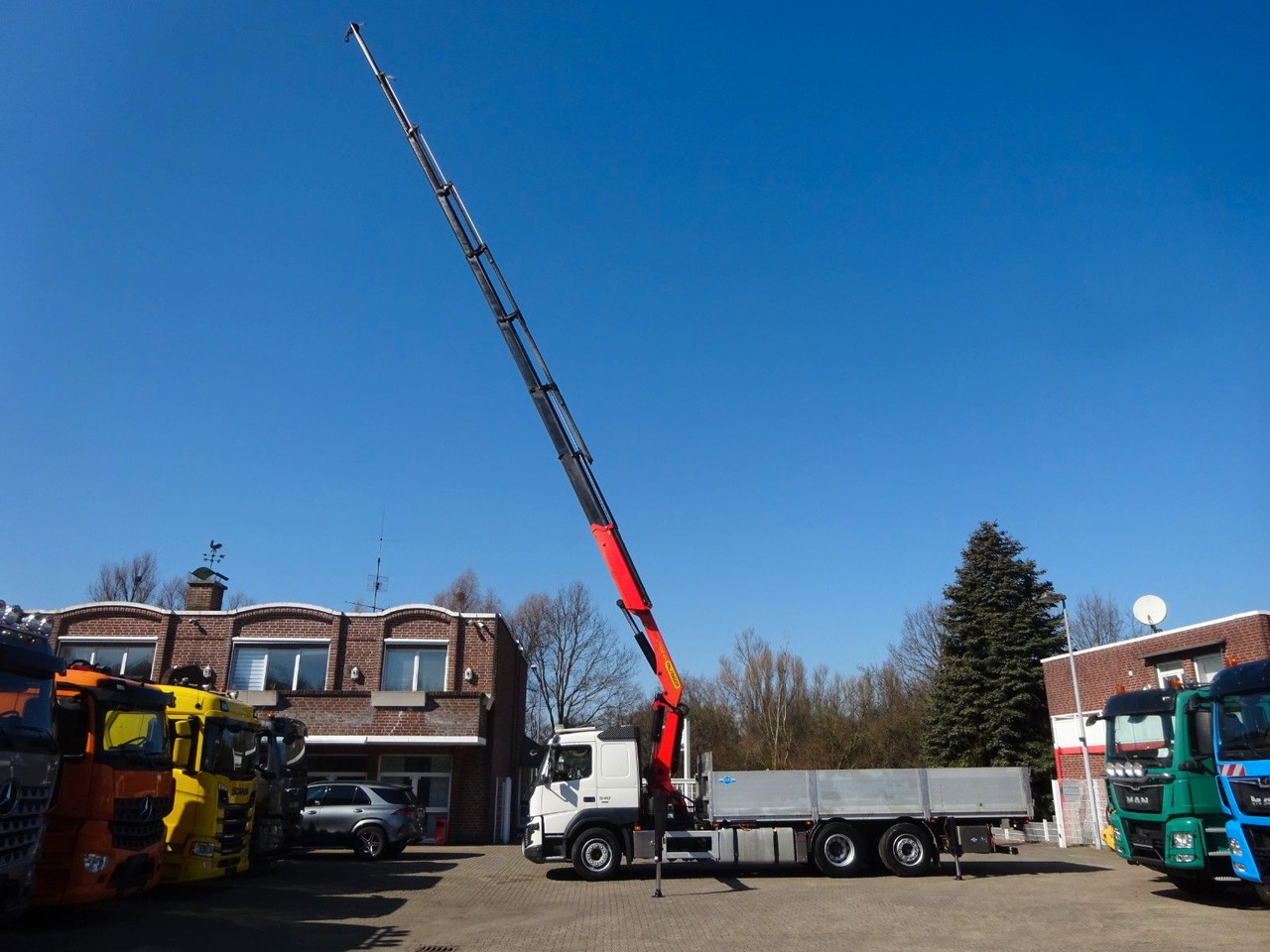 Volvo FMX 540 Pritsche + PK 33002 Kran 6x2 - Camion grue: photos 2 Volvo FMX 540 Pritsche + PK 33002 Kran 6x2 - Camion grue: photos 2