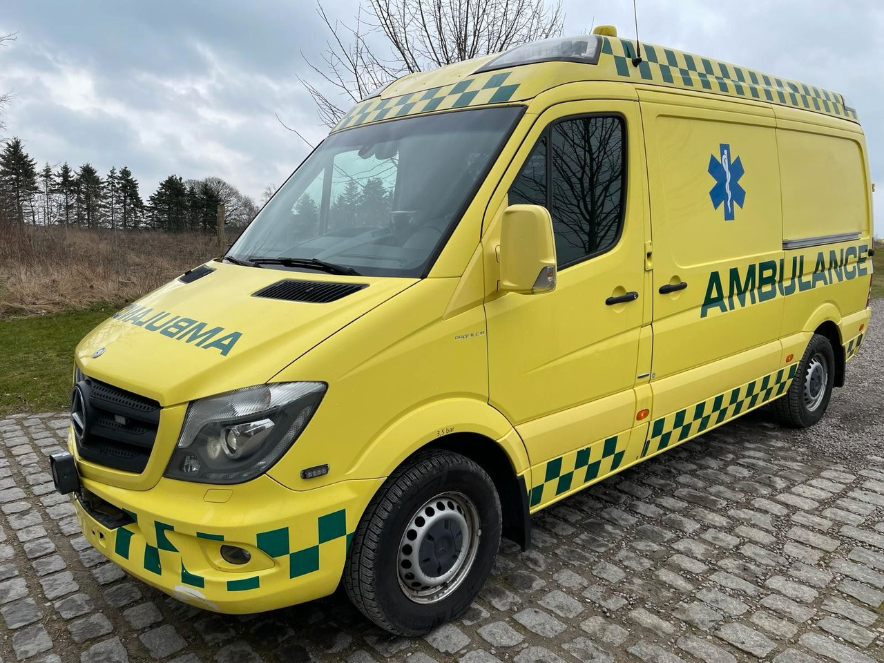 Mercedes-Benz Sprinter 316 CDI Aut *14 000 € netto - Ambulance: photos 1 Mercedes-Benz Sprinter 316 CDI Aut *14 000 € netto - Ambulance: photos 1