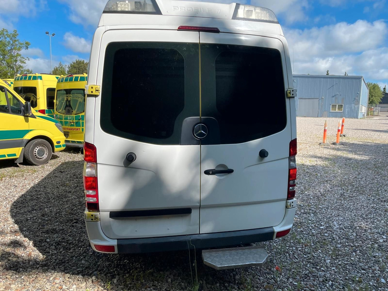 Mercedes-Benz Sprinter II Kasten 316 CDI Aut *Ambulance - Ambulance: photos 3 Mercedes-Benz Sprinter II Kasten 316 CDI Aut *Ambulance - Ambulance: photos 3