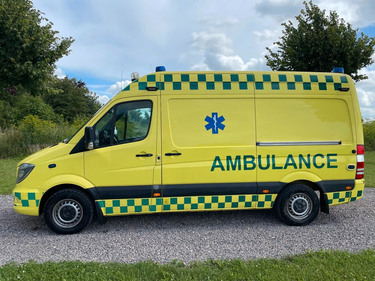Mercedes-Benz Sprinter II Kasten 316 CDI Aut *Ambulance - Ambulance: photos 2 Mercedes-Benz Sprinter II Kasten 316 CDI Aut *Ambulance - Ambulance: photos 2