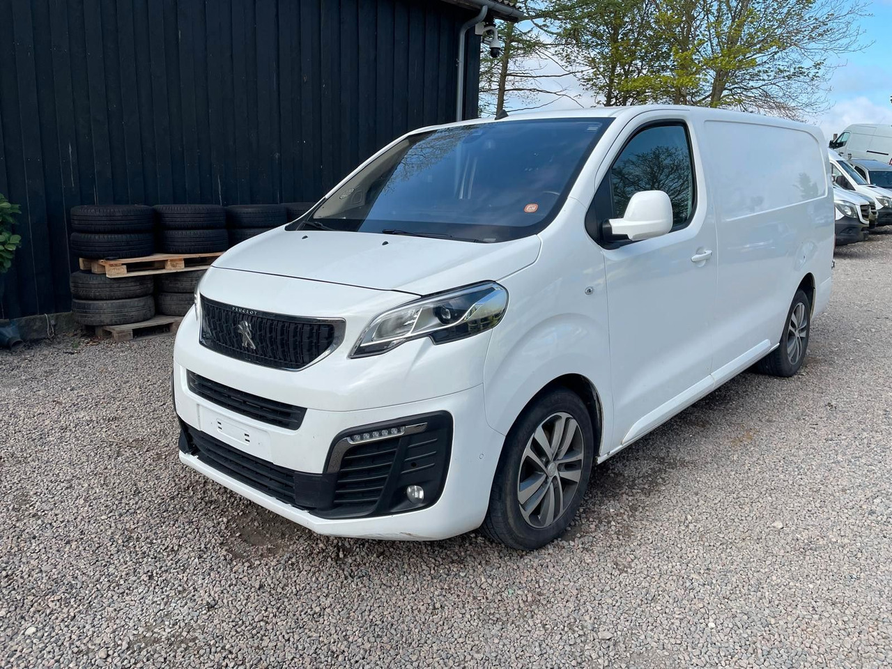 Peugeot Expert Kasten Premium L3 BlueHDi 2,0 *Defect* - Fourgonnette: photos 1 Peugeot Expert Kasten Premium L3 BlueHDi 2,0 *Defect* - Fourgonnette: photos 1