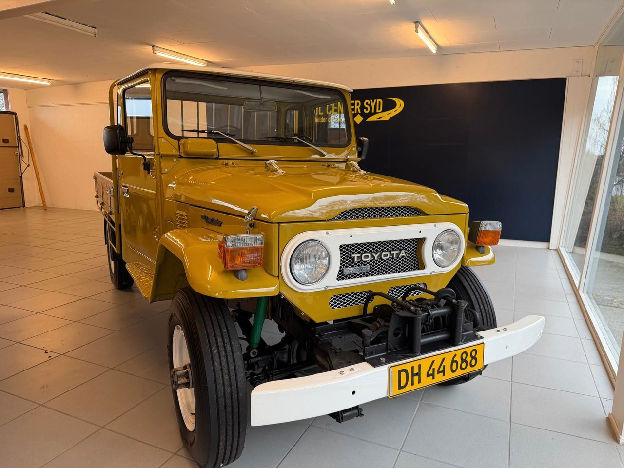 Toyota Land Cruiser HJ45 *Restored* - Fourgon plateau: photos 1 Toyota Land Cruiser HJ45 *Restored* - Fourgon plateau: photos 1