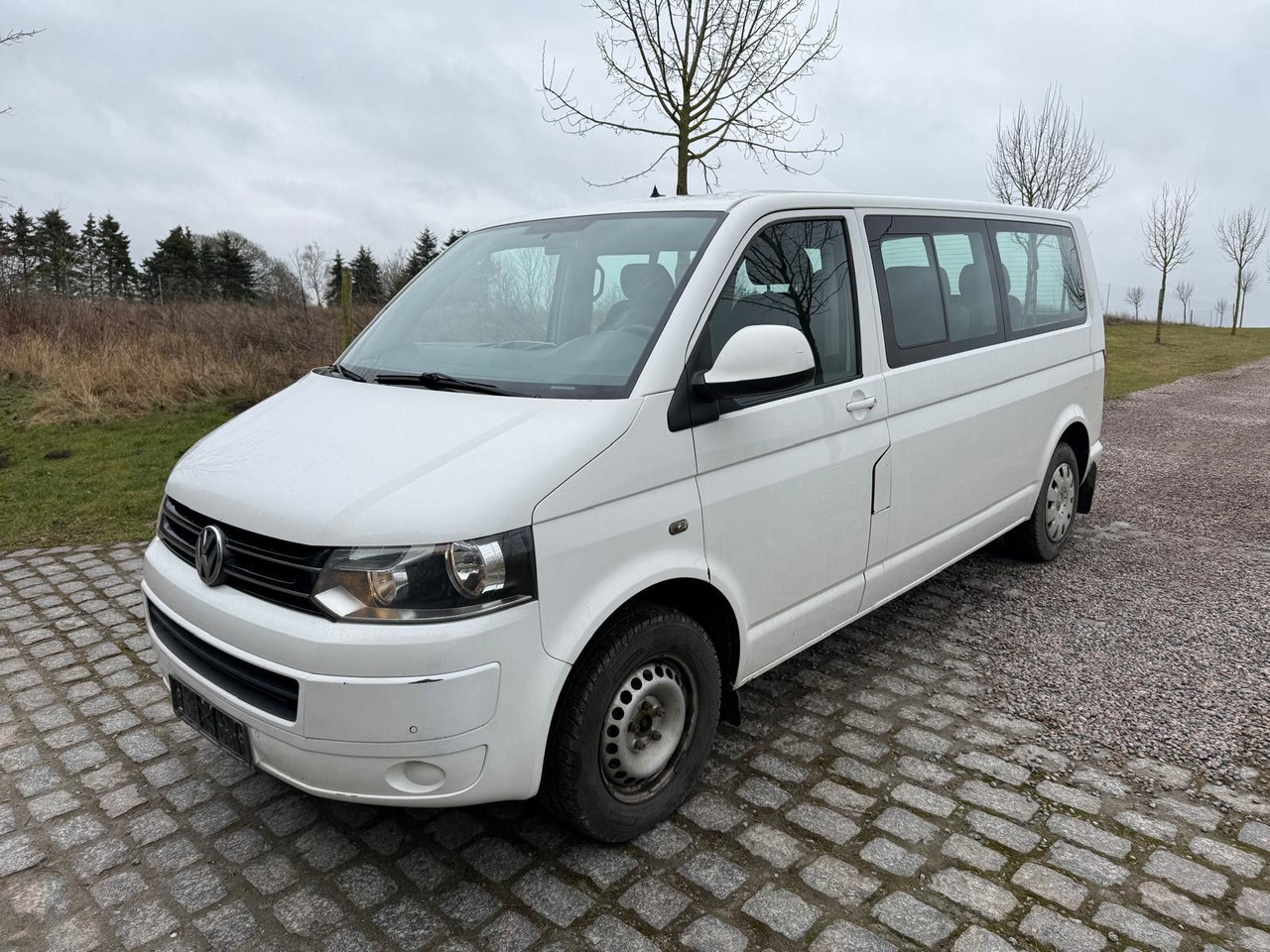 Volkswagen T5 Caravelle 2.0 TDI DSG Lang *7 Sitzplätze* - Transport de personnes: photos 2 Volkswagen T5 Caravelle 2.0 TDI DSG Lang *7 Sitzplätze* - Transport de personnes: photos 2