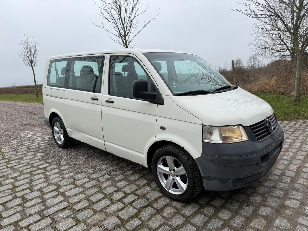 Volkswagen T5 Transporter 1.9 TDI *9 Sitze *RESERVED RO - Transport de personnes: photos 1 Volkswagen T5 Transporter 1.9 TDI *9 Sitze *RESERVED RO - Transport de personnes: photos 1