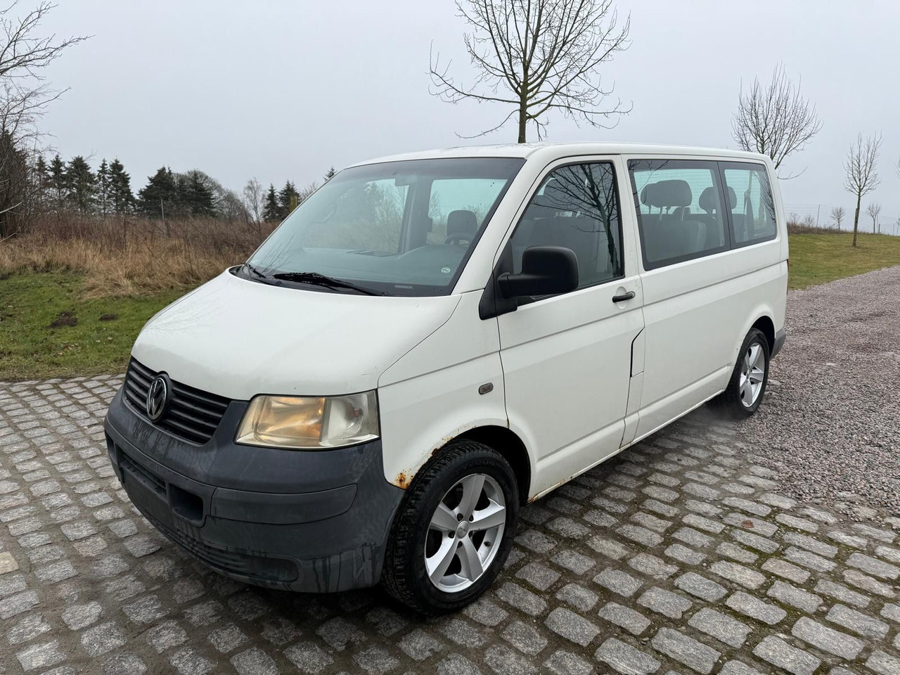 Volkswagen T5 Transporter 1.9 TDI *9 Sitze *RESERVED RO - Transport de personnes: photos 2 Volkswagen T5 Transporter 1.9 TDI *9 Sitze *RESERVED RO - Transport de personnes: photos 2