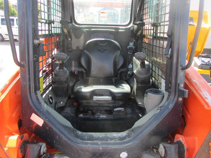 Bobcat T 590 High Flow Kompaktlader 26.000 EUR - Mini chargeuse: photos 3 Bobcat T 590 High Flow Kompaktlader 26.000 EUR - Mini chargeuse: photos 3