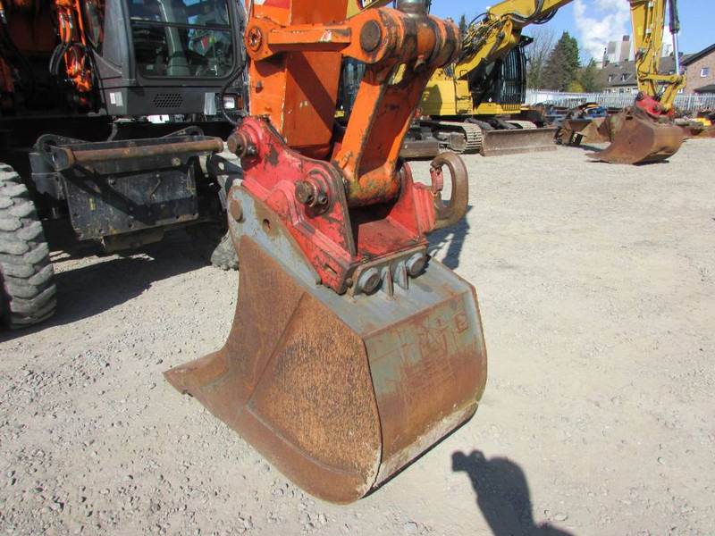 Hitachi ZX 140 W-3 Mobilbagger 45.000 EUR / Klima - Pelle sur pneus: photos 4 Hitachi ZX 140 W-3 Mobilbagger 45.000 EUR / Klima - Pelle sur pneus: photos 4