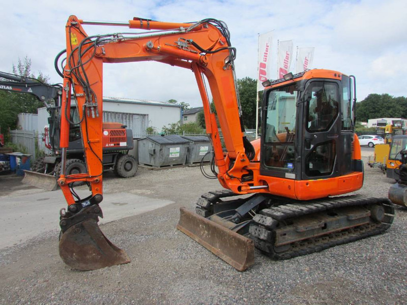 Komatsu PC 80 MR-3 /31.000 EUR - Mini pelle: photos 1 Komatsu PC 80 MR-3 /31.000 EUR - Mini pelle: photos 1