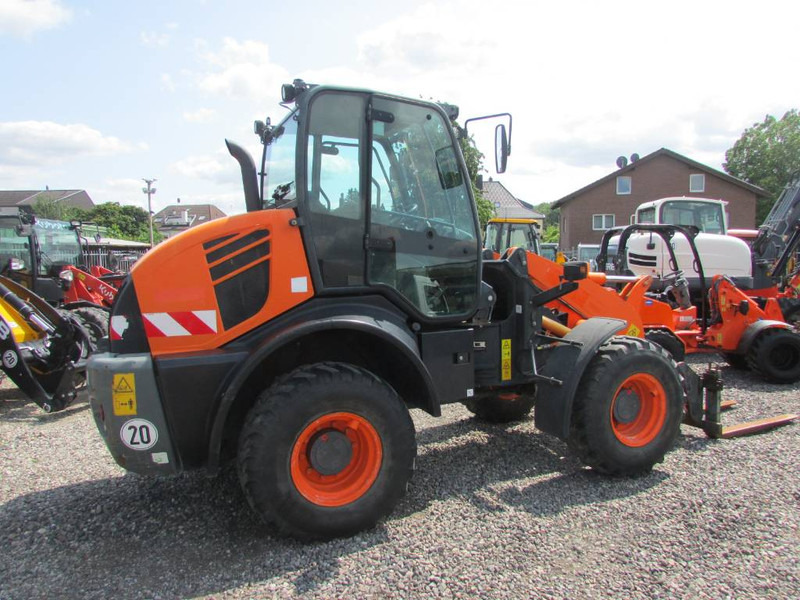 Komatsu WA 100 M-7 Radlader 31.000 EUR - Chargeuse sur pneus: photos 5 Komatsu WA 100 M-7 Radlader 31.000 EUR - Chargeuse sur pneus: photos 5