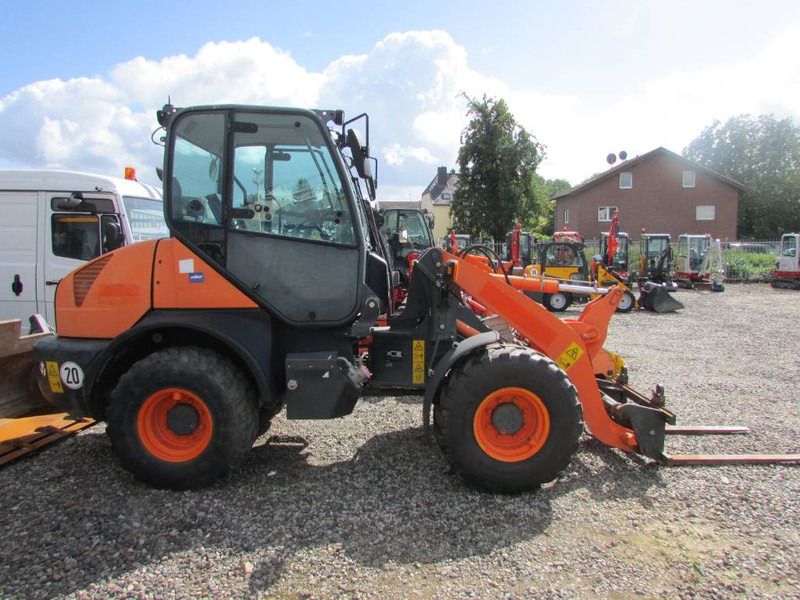 Komatsu WA 80-6 Radlader 27.500 EUR - Chargeuse sur pneus: photos 1 Komatsu WA 80-6 Radlader 27.500 EUR - Chargeuse sur pneus: photos 1