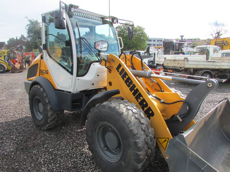 Liebherr L 506 Compact Radlader 48.000 EUR netto - Chargeuse sur pneus: photos 1 Liebherr L 506 Compact Radlader 48.000 EUR netto - Chargeuse sur pneus: photos 1
