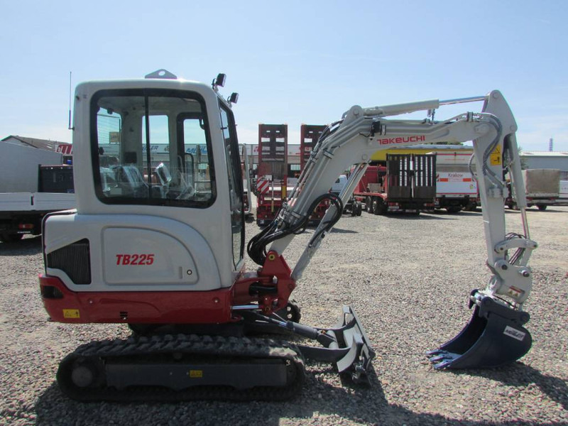 Takeuchi TB 225 Minibagger 44.000 EUR - Mini pelle: photos 5 Takeuchi TB 225 Minibagger 44.000 EUR - Mini pelle: photos 5