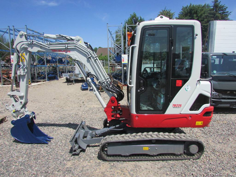 Takeuchi TB 225 Minibagger 44.000 EUR - Mini pelle: photos 1 Takeuchi TB 225 Minibagger 44.000 EUR - Mini pelle: photos 1