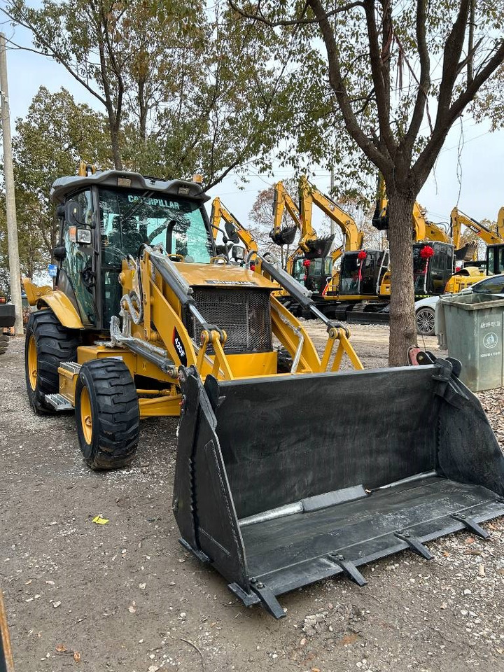 CAT 420F - Tractopelle: photos 2 CAT 420F - Tractopelle: photos 2