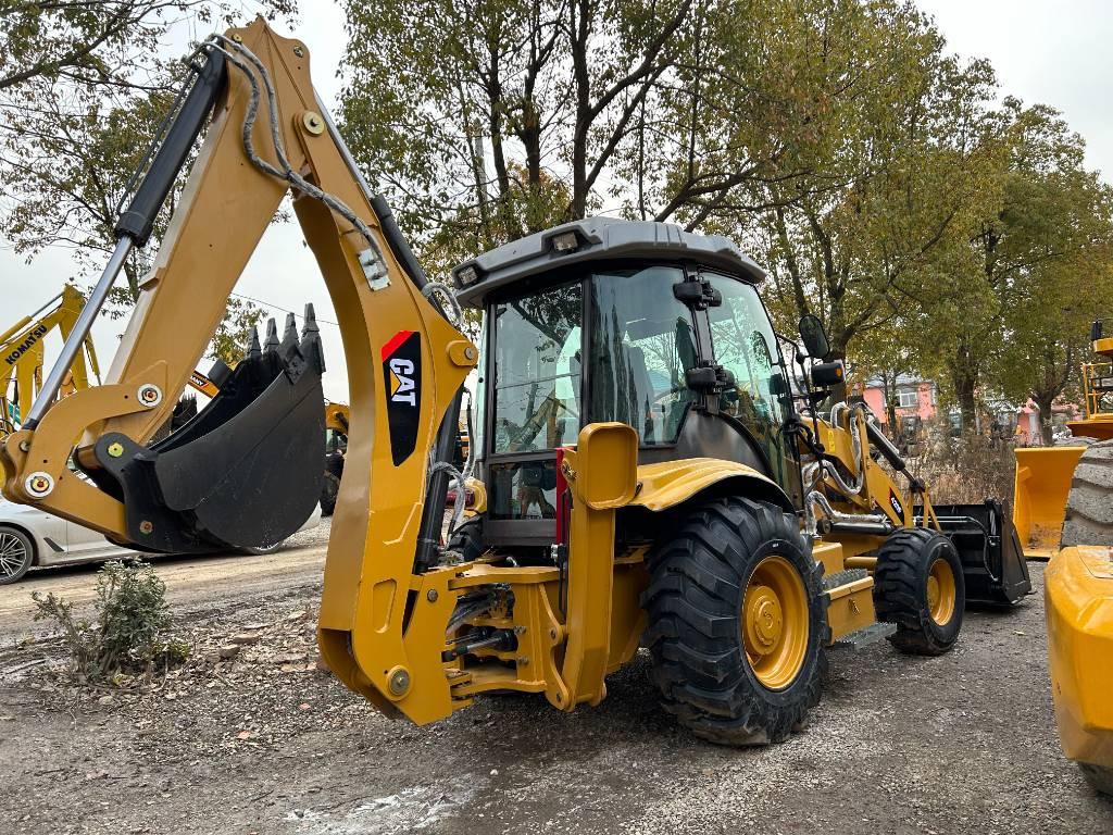 CAT 420F - Tractopelle: photos 1 CAT 420F - Tractopelle: photos 1