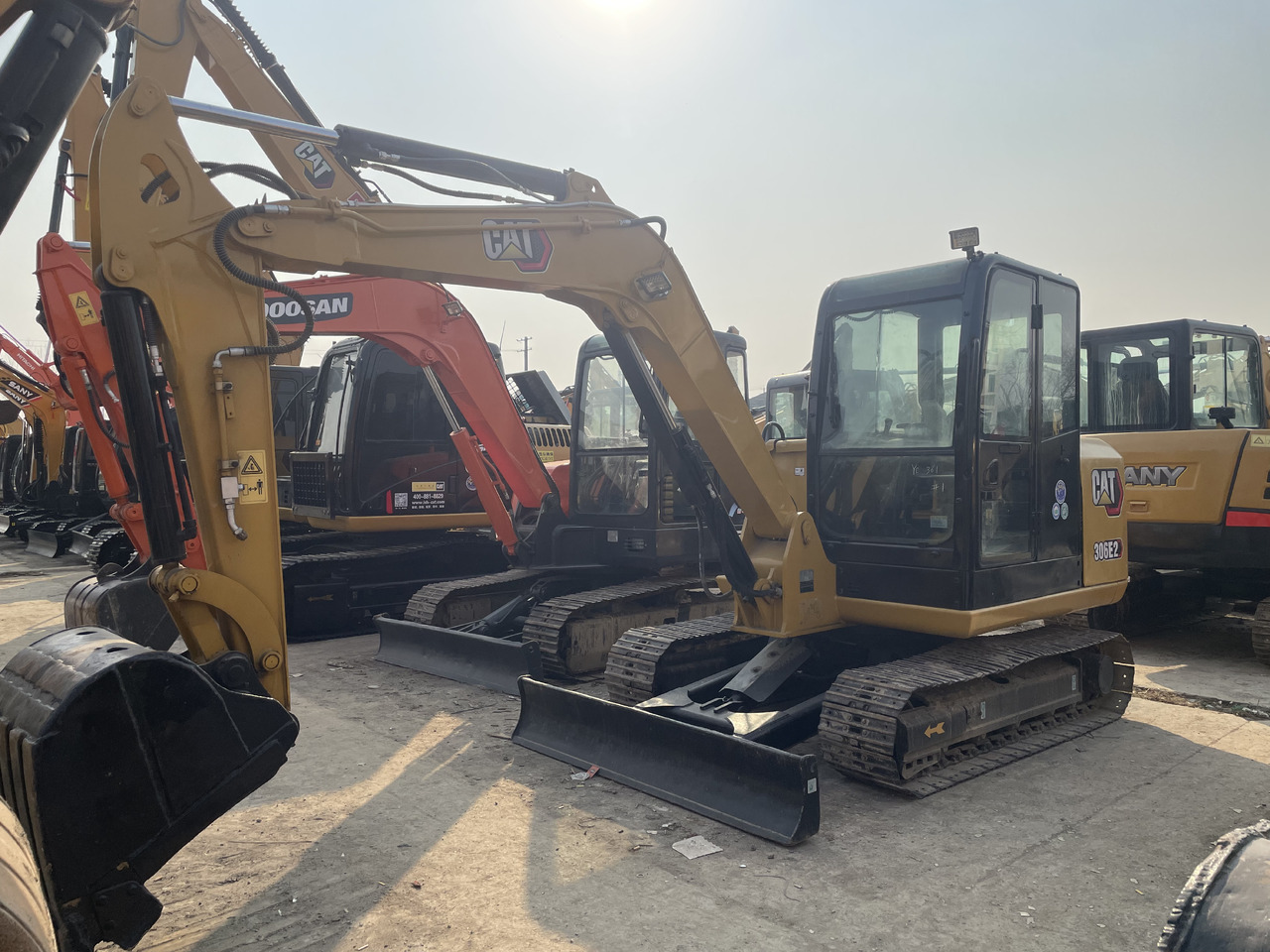 CATERPILLAR 306E2 - Mini pelle: photos 3 CATERPILLAR 306E2 - Mini pelle: photos 3