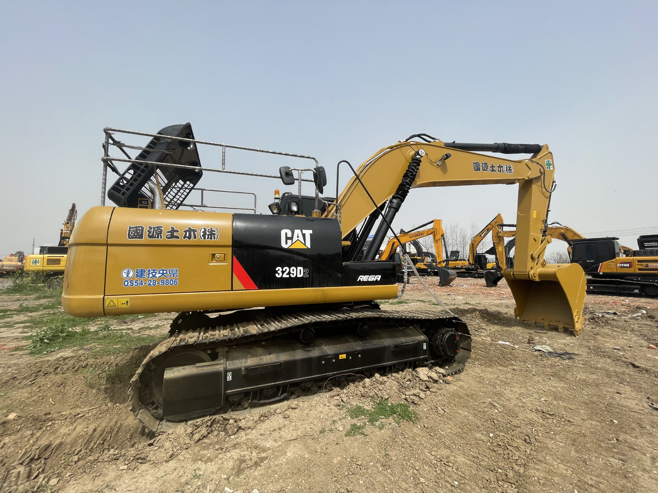 CATERPILLAR 329D2 - Pelle sur chenille: photos 2 CATERPILLAR 329D2 - Pelle sur chenille: photos 2