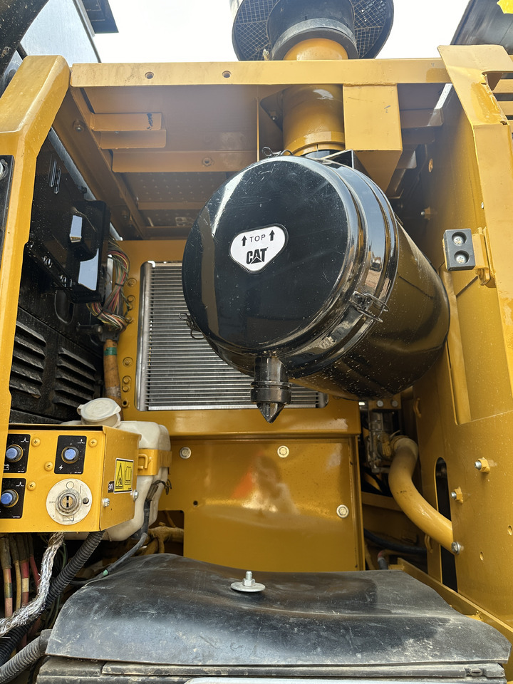 CATERPILLAR 329D2L - Pelle sur chenille: photos 3 CATERPILLAR 329D2L - Pelle sur chenille: photos 3