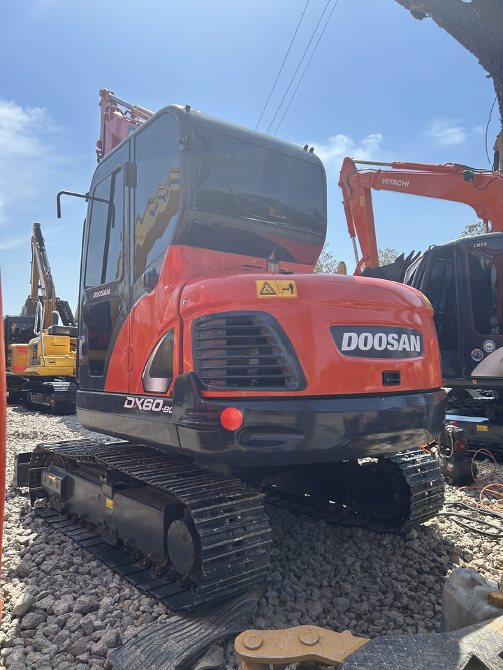 Doosan DX60 - Pelle sur chenille: photos 4 Doosan DX60 - Pelle sur chenille: photos 4