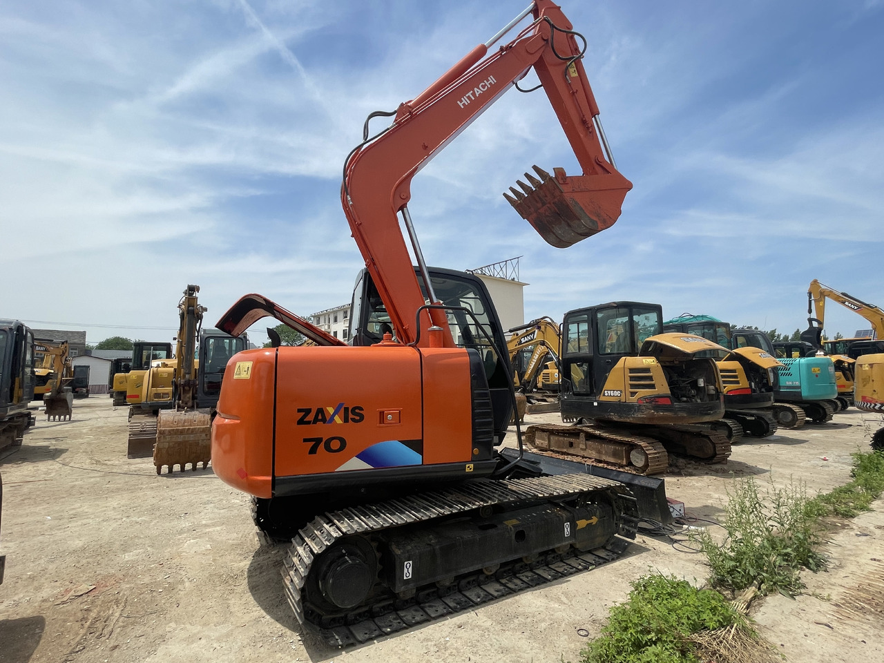 Hitachi ZX 70 - Pelle sur chenille: photos 1 Hitachi ZX 70 - Pelle sur chenille: photos 1