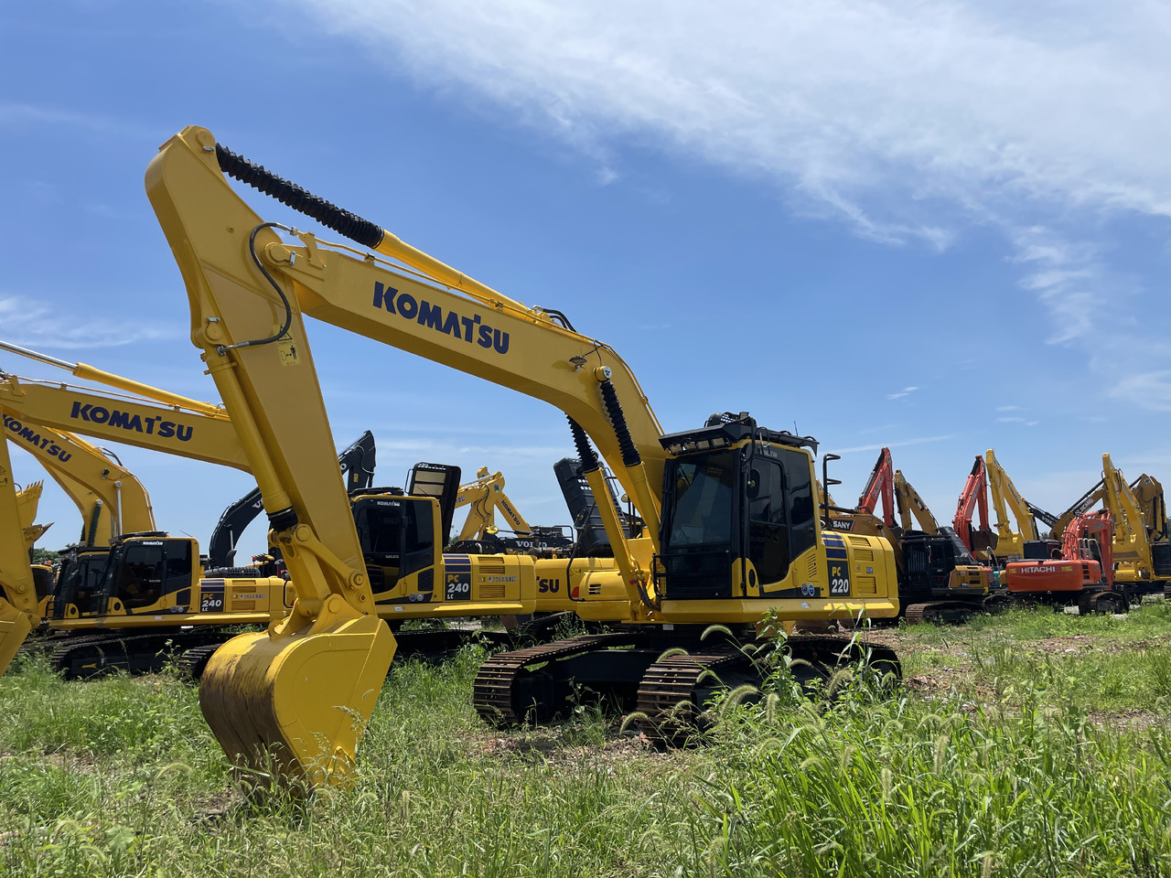 KOMATSU PC 220-8 - Pelle sur chenille: photos 4 KOMATSU PC 220-8 - Pelle sur chenille: photos 4