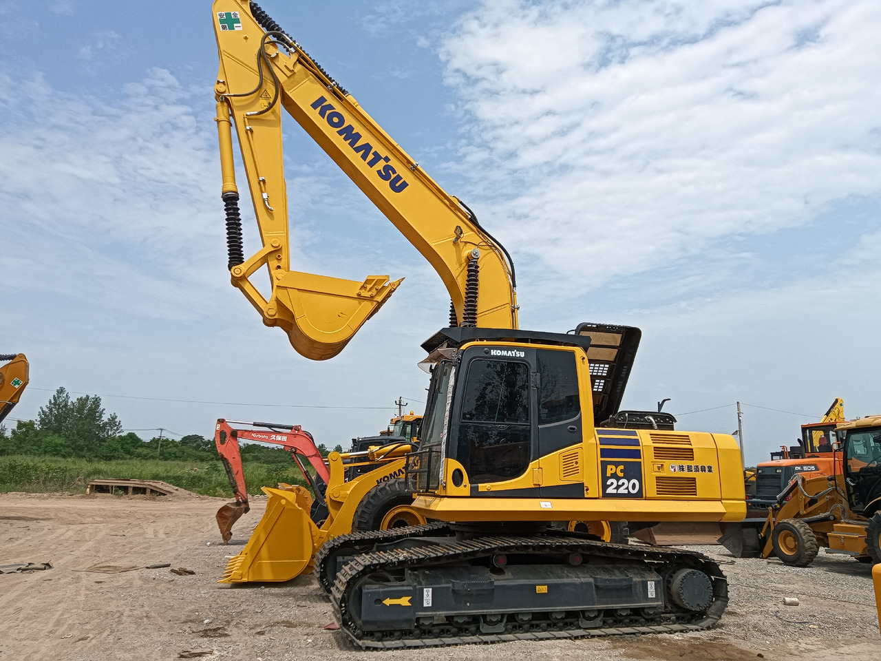 KOMATSU PC200-8 - Pelle sur chenille: photos 1 KOMATSU PC200-8 - Pelle sur chenille: photos 1